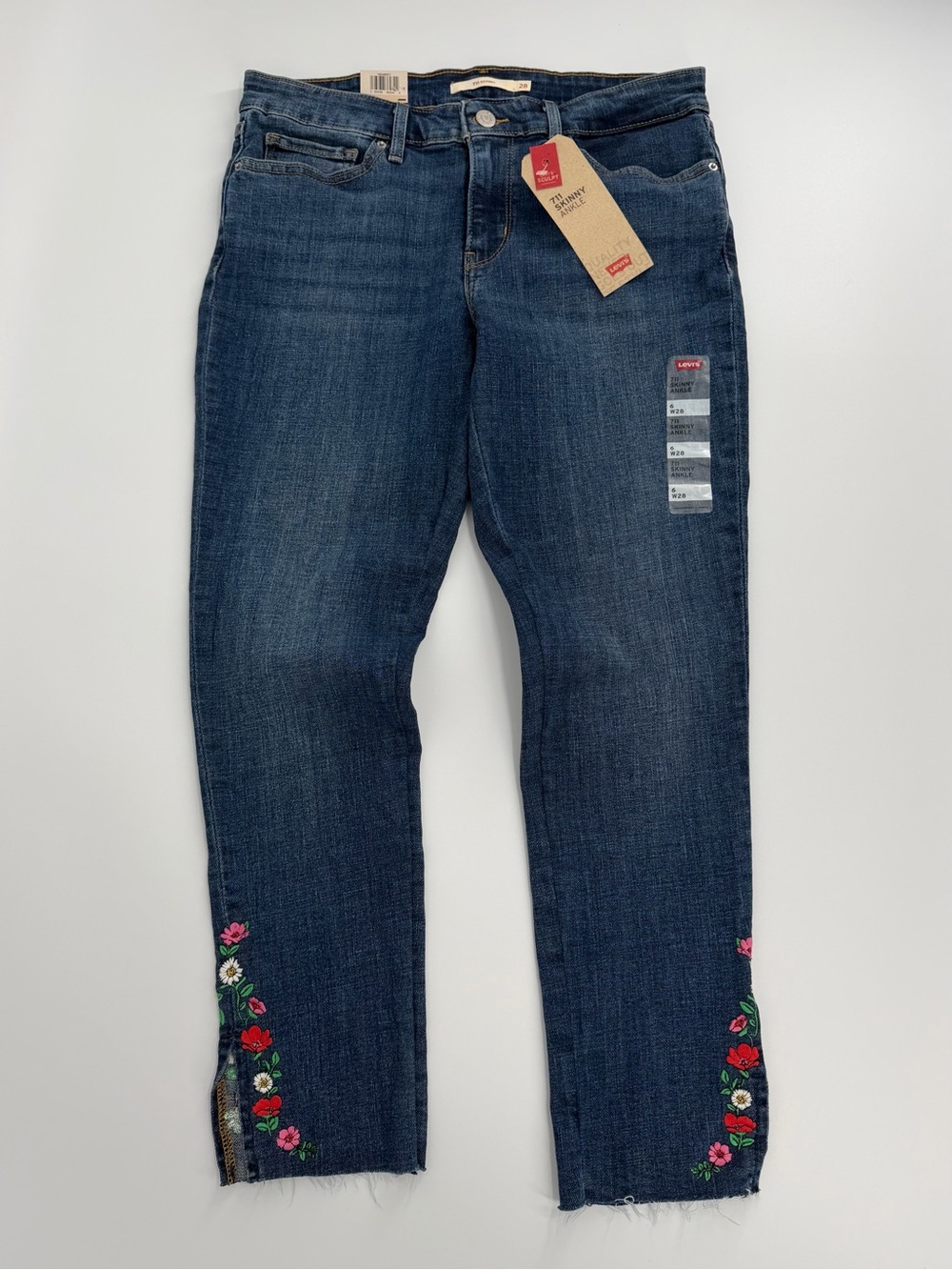 Levi’s 711 Skinny Ankle Jeans Womens 28 Blue Floral Raw Hem NWT